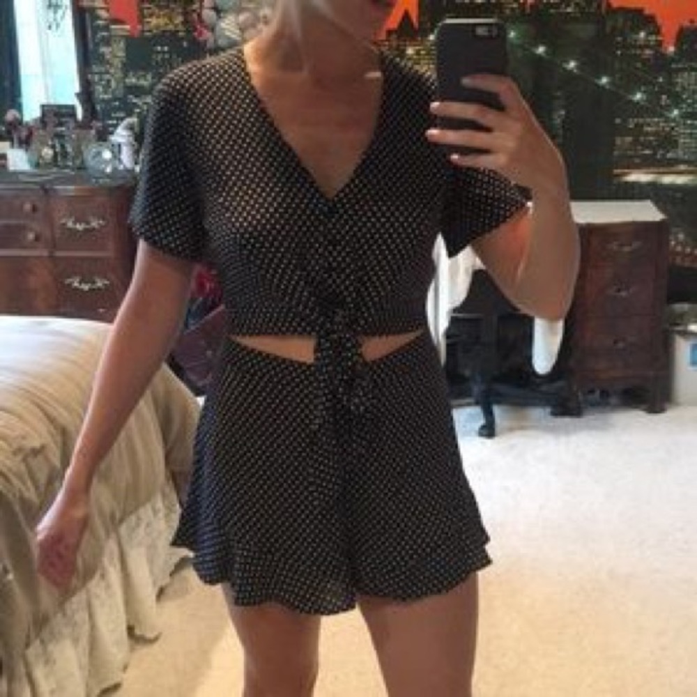 Two piece set - Picture 2 of 2